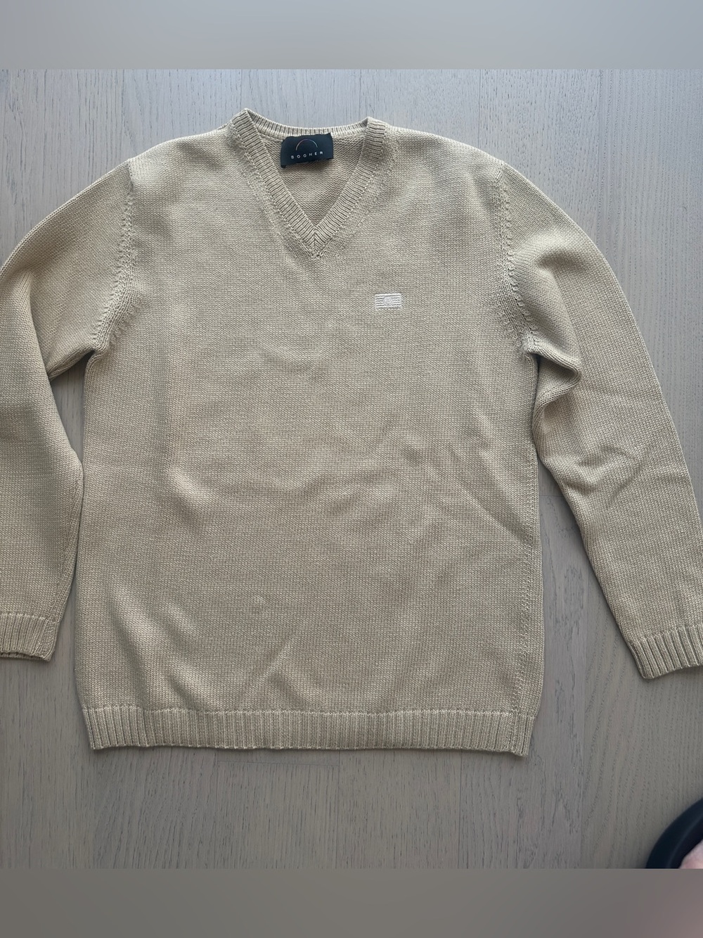 Bogner Women’s V-Neck Beige Sweater- 
size 8